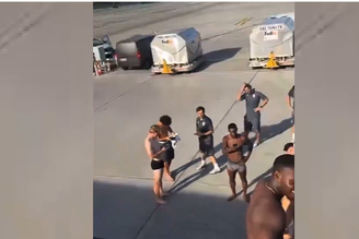 Jogadores do Monaco tiveram que ficar de cueca para suportar o calor