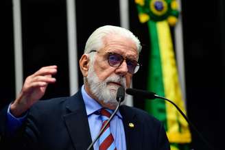 Jaques Wagner critica a PEC da Blindagem, chama a proposta de “vale-crime” e diz que o texto chega “natimorto” ao Senado, sem chance de aprovação.