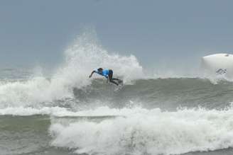 Conheça Matheus Navarro, campeão da 3ª etapa do Circuito Banco do Brasil de Surfe 2025 na Praia da VIla, em Imbituba (SC)