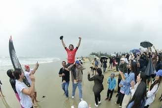 Matheus Navarro é campeão da 3ª etapa do Circuito Banco do Brasil de Surfe 2025