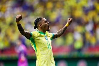 Raphinha está entre os indicados ao prêmio de melhor jogador do mundo na Bola de Ouro.