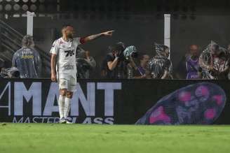 Guilherme marcou o gol da vitória do Santos.