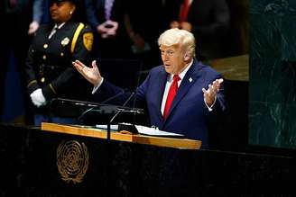 O presidente dos EUA, Donald Trump, discursa durante a 80ª sessão da Assembleia Geral da ONU (AGNU) na sede das Nações Unidas, em 23 de setembro de 2025, na cidade de Nova York. Líderes mundiais se reuniram para a 80ª sessão da AGNU, cujo tema deste ano para o encontro global anual é "Melhor juntos: 80 anos e mais pela paz, desenvolvimento e direitos humanos"