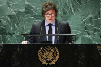 Milei acusa Reino Unido de ‘ocupar ilegalmente’ as Ilha Malvinas e pediu negociações com governo