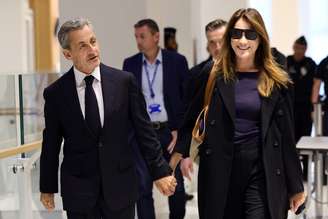 Ex-presidente Sarkozy com a ex-primeira-dama Carla Bruni
