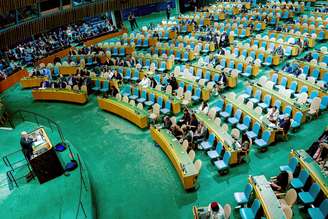 Benjamin Netanyahu discursa na ONU com plenário esvaziado 