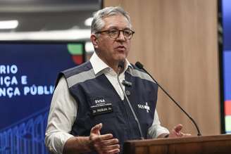 O ministro Alexandre Padilha (Saúde) na coletiva sobre os casos de contaminação por metanol.