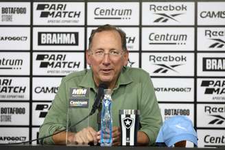 John Textor concedendo coletiva no Botafogo 