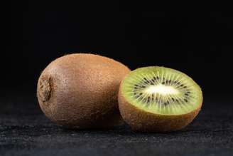 Conheça os benefícios do Kiwi para a saúde