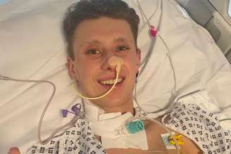 Levi Dewy tinha 20 anos quando foi diagnosticado com sepse e precisou amputar as pernas