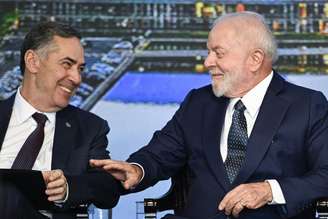 Barroso e Lula durante evento em Brasília 