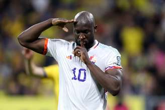 Bélgica vence Suécia com hat-trick de Lukaku