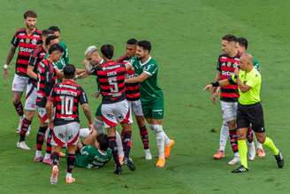 Flamengo e Palmeiras se enfrentam no Rio