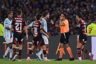 Flamengo e Racing se enfrentam pela semifinal