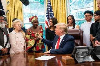 Trump com delegação nigeriana no Salão Oval em 2019