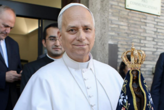 Papa Leão XIV com imagem de Nossa Senhora Aparecida