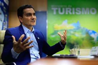 O ministro do Turismo Celso Sabino: 'Financiamos a ampliação de hotéis que já existiam'.