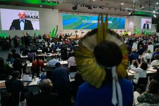 Aos chefes de Estado, Lula cobrou prioridade no abandono dos combustíveis fósseis e pediu verbas para o fundo de proteção das florestas