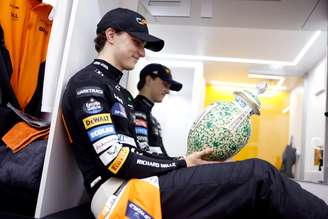 Oscar Piastri celebrando uma de suas primeiras vitórias em 2025