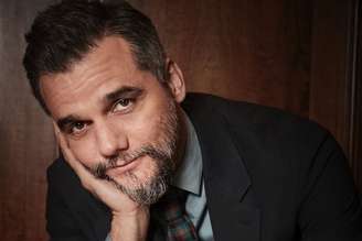 Wagner Moura posa para ensaio fotográfico em Zurique