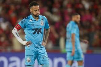Neymar é o centro das atenções das provocações de torcedores nas redes sociais após nova derrota do Santos.