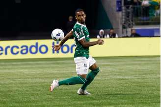 Allan, meia-atacante do Palmeiras, teve punição confirmada pelo STJD e não joga contra o Santos.