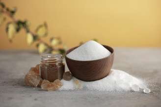 Açúcar ou adoçante? Descubra qual é a melhor opção