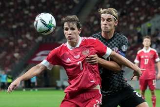 Mario Fernandes (Rússia) durante jogo contra a Croácia, no dia 01.09.2021 