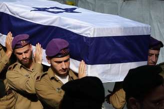 Sepultamento de israelense morto pelo Hamas, em foto de arquivo