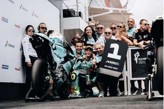 Adrián Fernández é pole no GP da Indonésia 