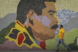 Rosto de Maduro ilustra mural em Caracas
