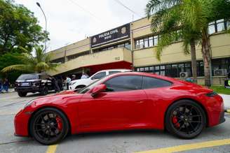 Automóvel de luxo apreendido pela Polícia Civil na Operação Falso Mercúrio