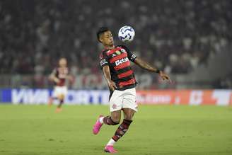 Bruno Henrique, atacante do Flamengo, no duelo contra o Ceará, pela 37ª rodada do Brasileirão