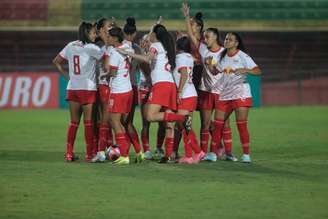 Jogadoras das Bragantinas. 