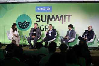 'O futuro do Agro' foi tema de painel com Isadora Duarte, Alexandre Pedro Schenkel, José Pimenta, Pedro Garcia, Sérgio Bortolozzo e Tania Zanella (online)