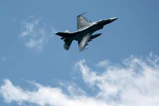 Japão acusou China de travar radares de seus caças no sábado