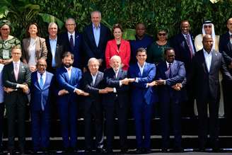 Lula ao lado de líderes globais durante a COP-30 WILTON JUNIOR/ESTADÃO