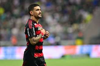 Faro de gol de Arrascaeta aumenta a expectativa para Flamengo x Cruz Azul