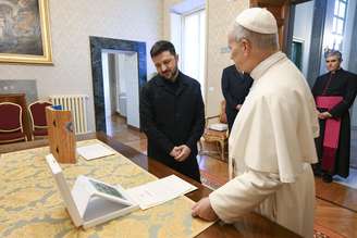 Zelensky se reúne com Leão XIV em Castel Gandolfo