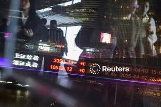 Telão com cotações acionárias em Xangai
02/04/2025. REUTERS/Go Nakamura
