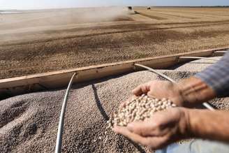 Entidades e lideranças do setor não podem confundir a representação de um segmento com escolhas político-partidárias