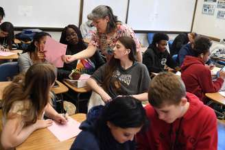 Professores de matemática precisam se adaptar às diferentes abordagens dos alunos do ensino médio para a resolução de problemas. RJ Sangosti/MediaNews Group/The Denver Post via Getty Images