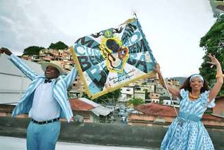 No Carnaval carioca de 2026, a Unidos de Vila Isabel levará para a avenida o enredo “Macumbembê, Samborembá: Sonhei que um Sambista Sonhou a África”.