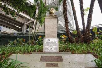 Busto de José Carlos Pace foi destruído durante confusão entre visitantes do Autódromo de Interlagos no fim de semana.