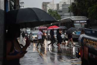 Avanço de frente fria deve provocar chuvas intensas e instabilidades