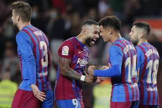 Memphis Depay e Philippe Coutinho atuaram juntos por 15 partidas na temporada 2021/22 no Barcelona