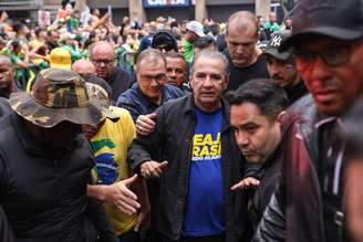 Aliado do bolsonarismo, o pastor Silas Malafaia classificou como “perseguição política” a operação da PF que investiga suspeitas de desvios na cota parlamentar envolvendo o deputado Sóstenes Cavalcante.