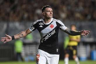 Vegetti vê Corinthians campeão e segue sem grandes conquistas na carreira