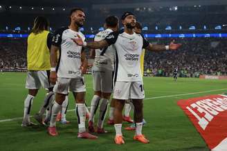 Memphis fez o gol do título do Corinthians no Maracanã.