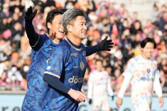 Kazuyoshi Miura, mais conhecido como Kazu, é o jogador de futebol em atividade mais velho do mundo 